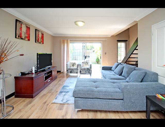 2 BEDROOM TOWNHOUSE FOR SALE IN NORTH RIDING
